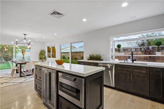 Building Photo - Encino Cul-De-Sac Lease with Private Outdoor Sauna & Designer Upgrades