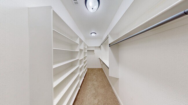 Building Photo - 5401 S 61st St