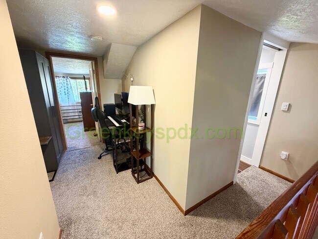 Building Photo - Awesome 4-Bed/2-Bath Craftsman Bungalow House Near Alberta District