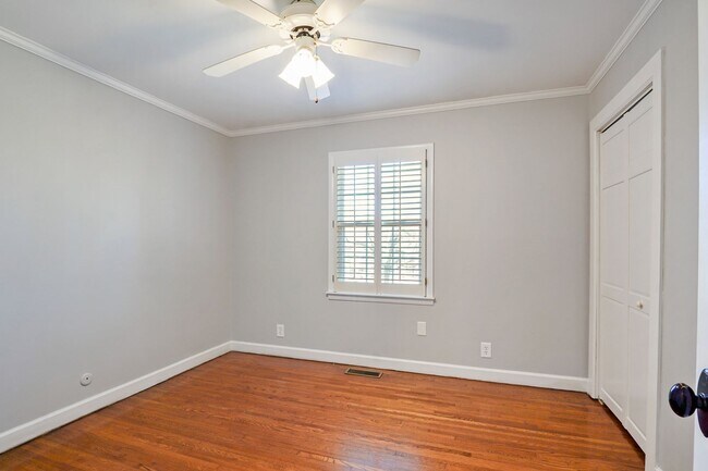 Building Photo - Convenient 3BR/2BA in Homewood on dead-end street