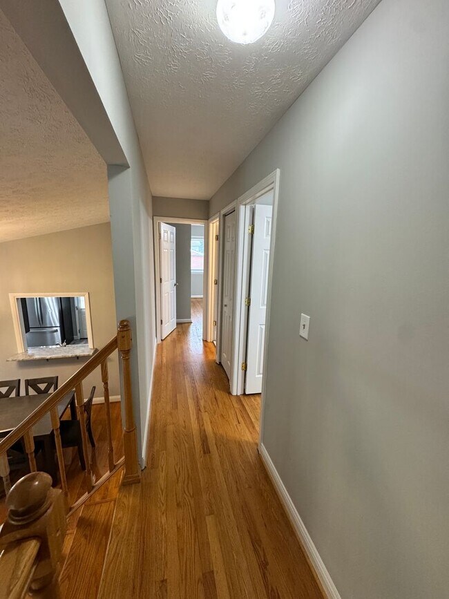 Building Photo - Spacious 4 Bedroom in Fern Creek