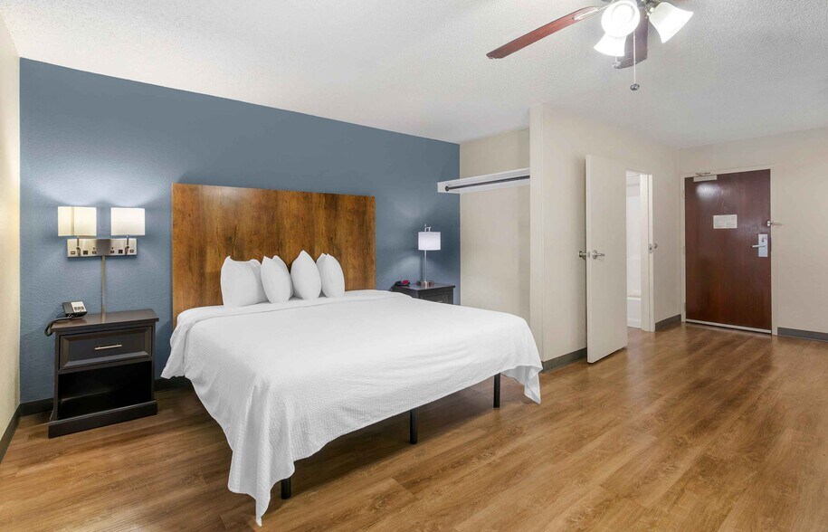 Building Photo - Furnished Studio-Ft. Lauderdale - Cruise Port - Airport