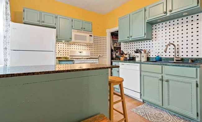 Building Photo - STUNNING Saint Paul Single Family Home - High End Upgrades Throughout