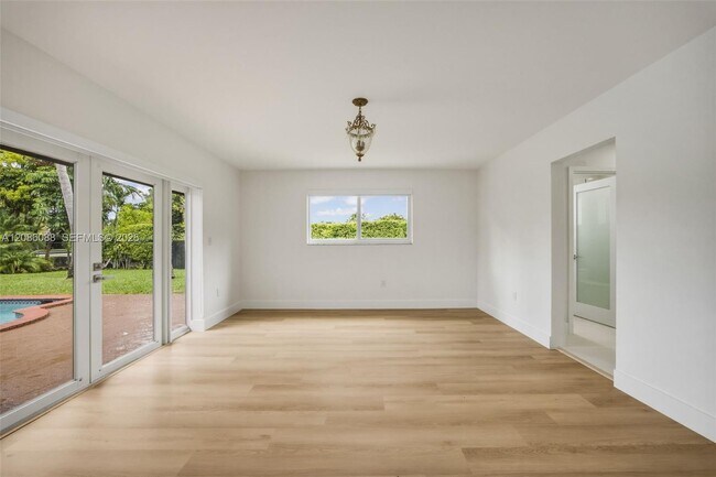 Building Photo - 13240 SW 70th Ave