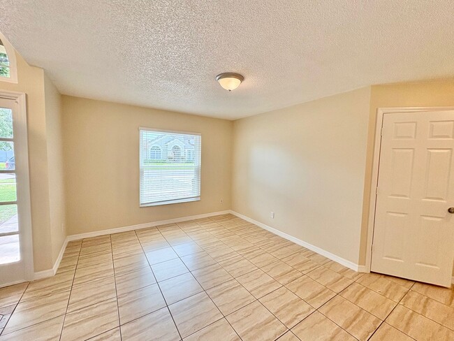 Building Photo - Beautiful 4BR/2.5BA Water View Home - Deer Hollow in the Deerfield Community!