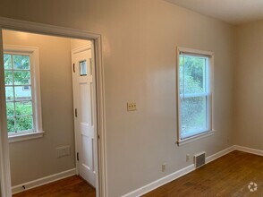 Building Photo - Dakota Duplex