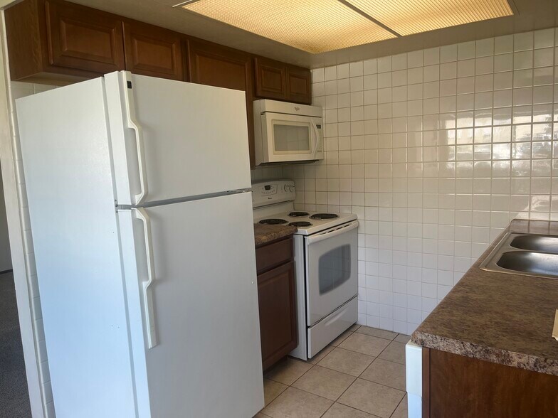 Kitche - 9530 Hyde Park Dr