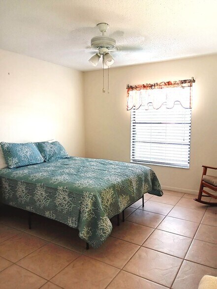 Building Photo - Lovely FURNISHED Condo in Rock Dove Community