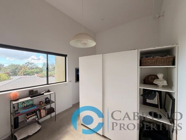 Building Photo - 3771 Centre St