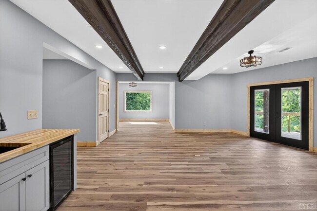 Building Photo - 308 Acres Ct