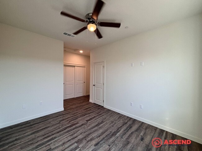 Building Photo - 6012 Curvy Hills Dr