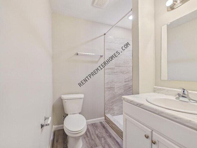 Building Photo - 4913 Foxrun Cir