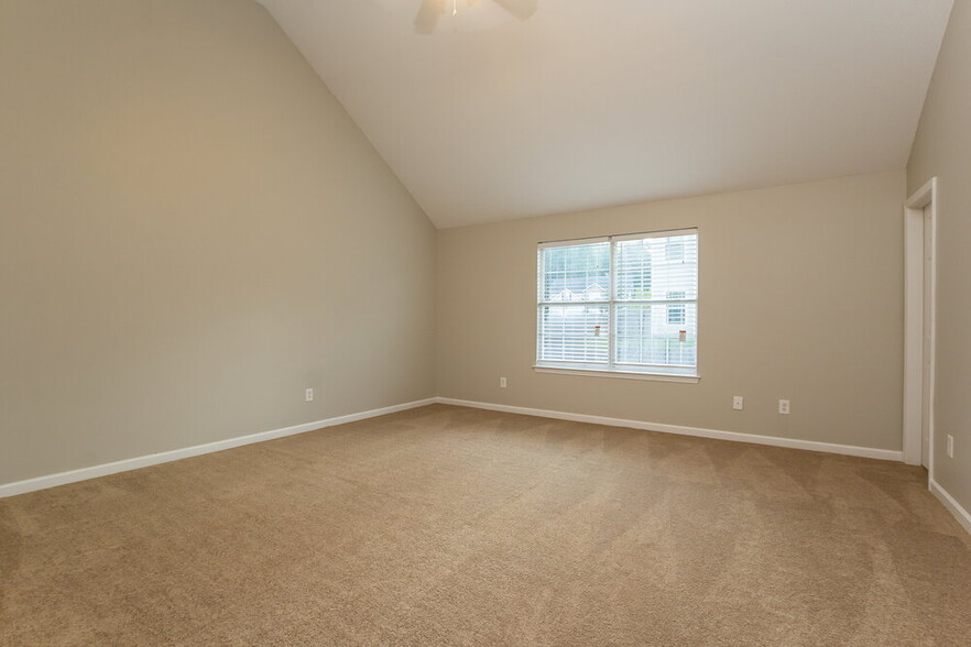 Building Photo - 6973 Foxmoor Way
