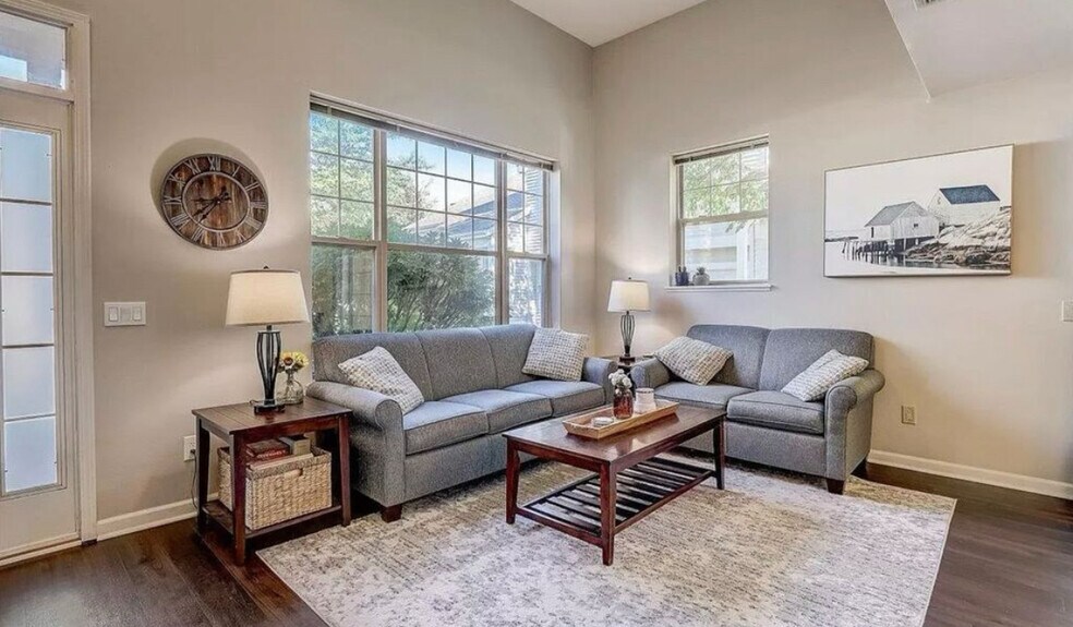 Building Photo - 2851 Holborn Cir
