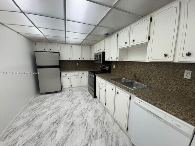 Building Photo - 6970 NW 186th St