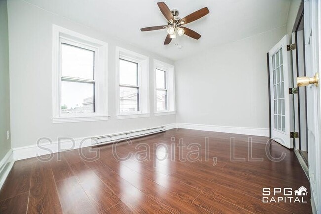 Building Photo - 28 Carlisle St