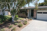 Building Photo - Spacious Duplex in Great Mountain View Area!