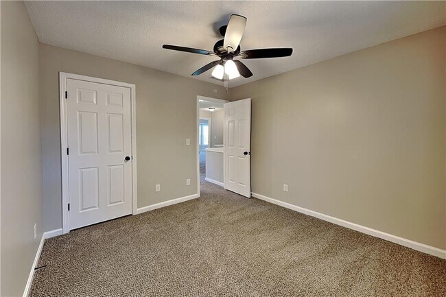 Building Photo - 3705 Patterstone Dr