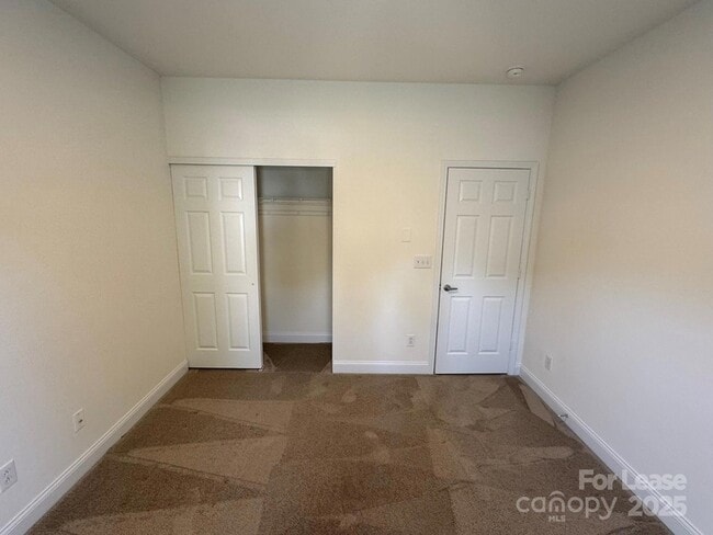 Building Photo - 6622 Latherton Ln
