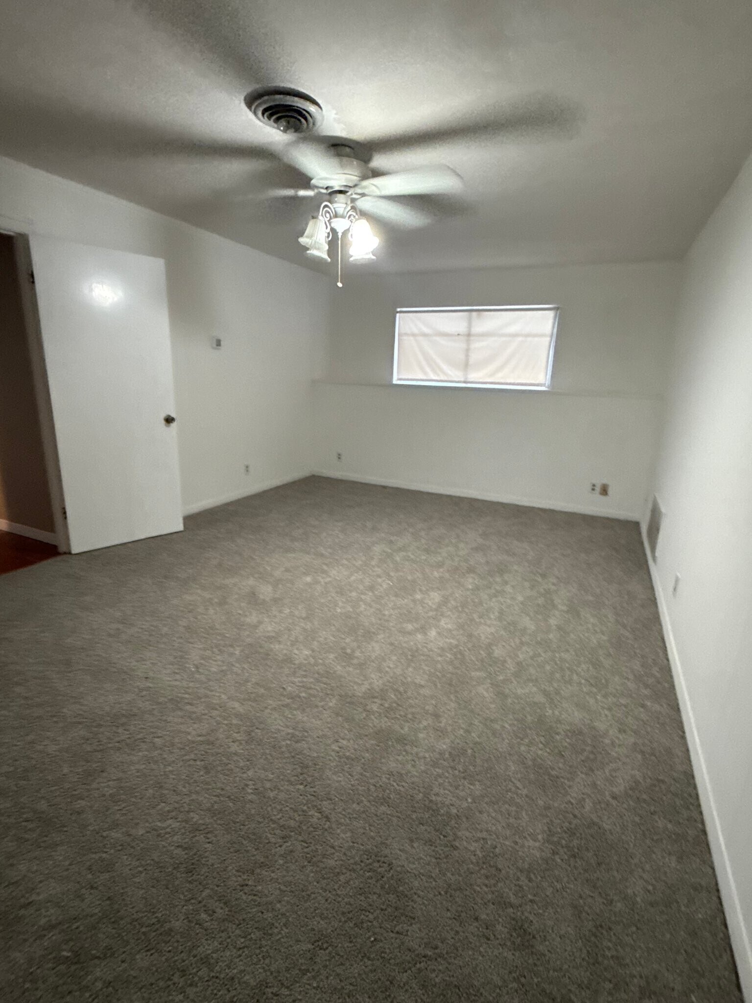 Building Photo - 2145 Treemont Ln