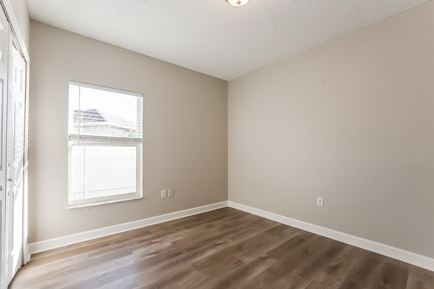 Building Photo - 627 Cotulla Dr