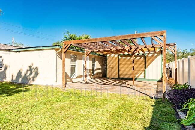 Building Photo - 3402 W Van Buren Dr