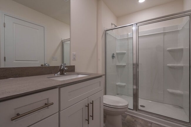 Building Photo - Beautiful newly constructed 3 bed and 2.5 bath townhouse with garage in the heart of jonesborough.