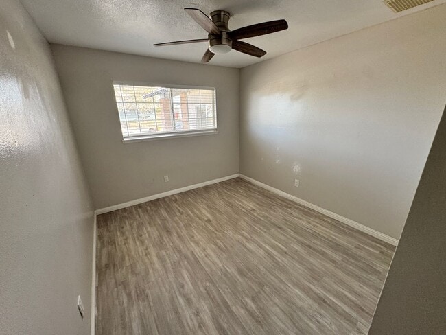 Building Photo - Beautifully renovated 3-bedroom, 2-bathroom