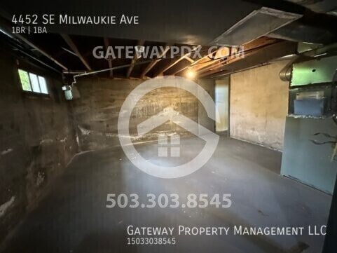 Building Photo - 4452 SE Milwaukie Ave