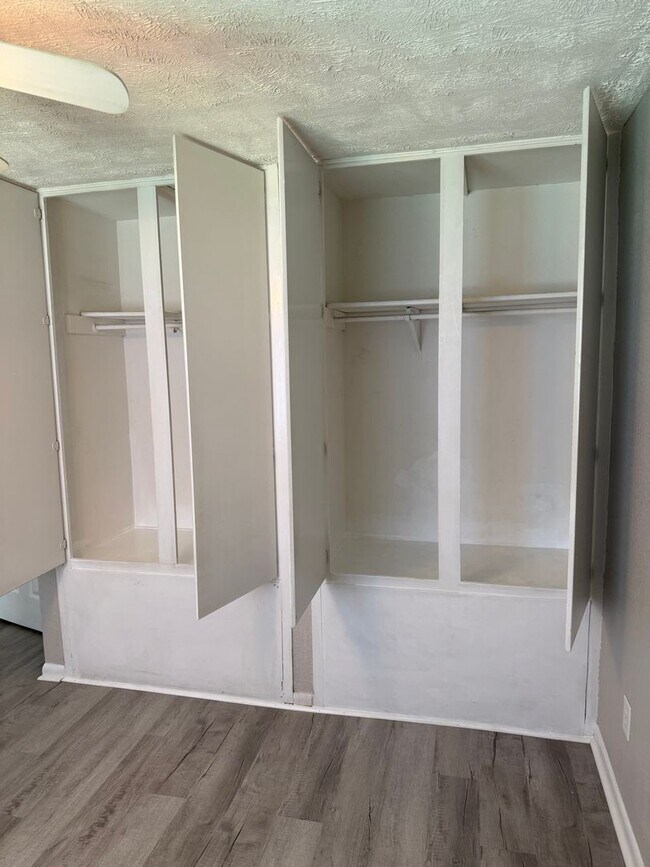 Building Photo - COASTAL VILLA APARTMENTS