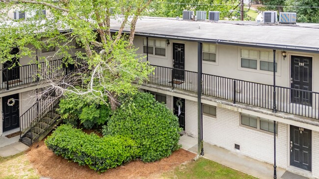 Building Photo - 1 Bedroom condo located in the Garden Dist...