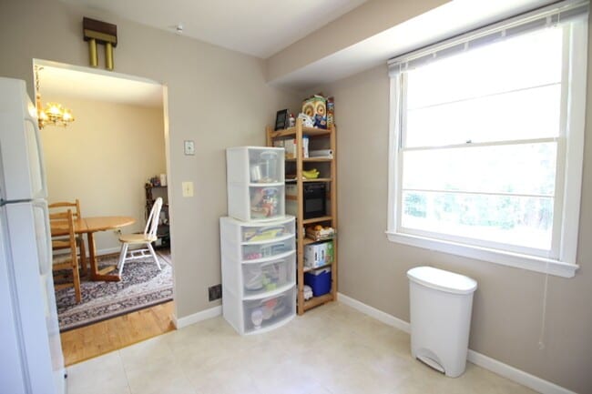 Building Photo - Charming 3 Bed 2.5 Bath Brick Home With Sp...