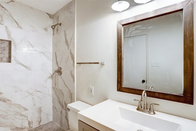 Building Photo - 10458 Hammerly Blvd