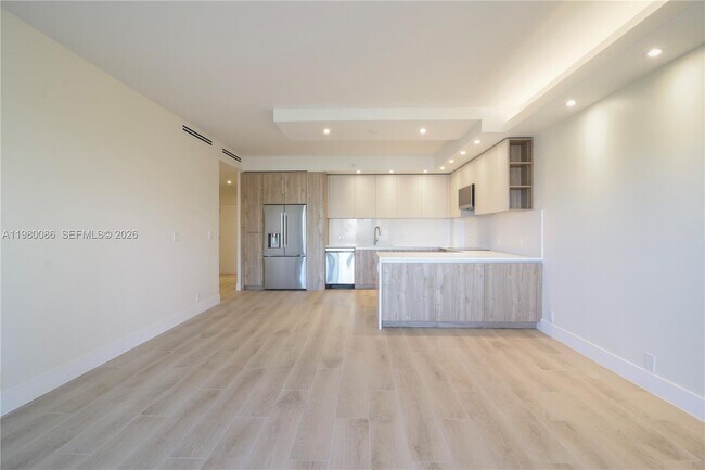 Building Photo - 151 Crandon Blvd