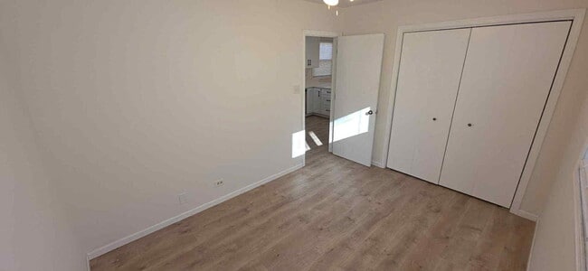 Building Photo - 445 W 37th St