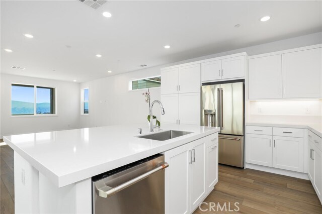 Building Photo - 27213 Tamarack Ln