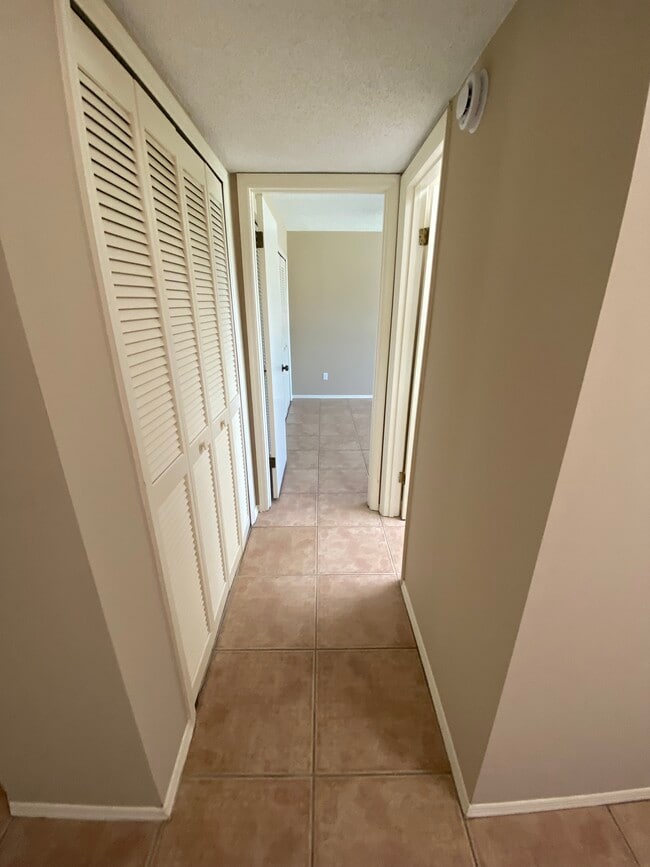 Building Photo - 2417 Brittany Ct