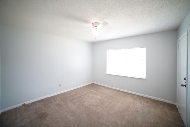 Building Photo - 2325 W Pensacola St