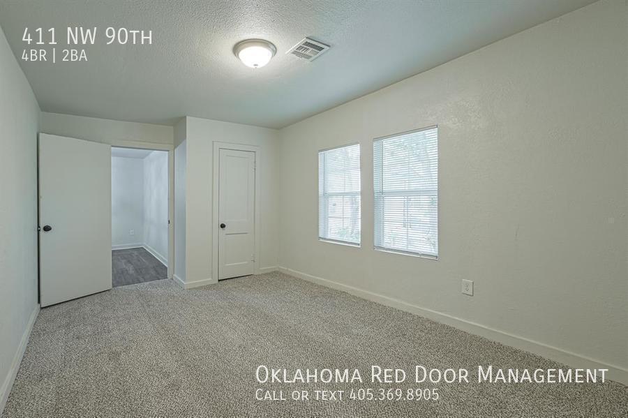 Building Photo - 411 NW 90th St