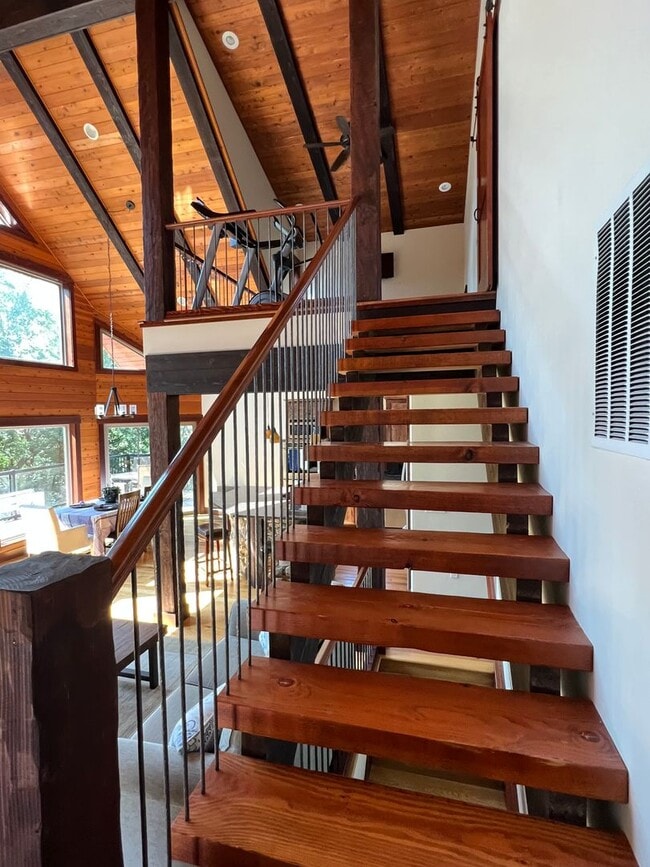 Building Photo - Custom Built Home on the Clearwater River - 20 minutes from Lewiston, ID