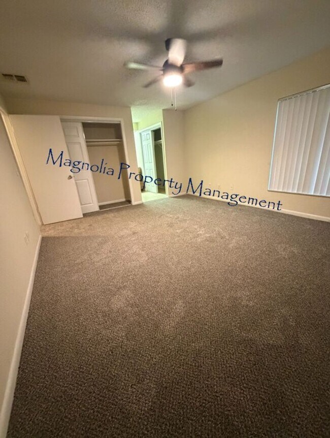 Building Photo - 4231 S Lake Orlando Pkwy