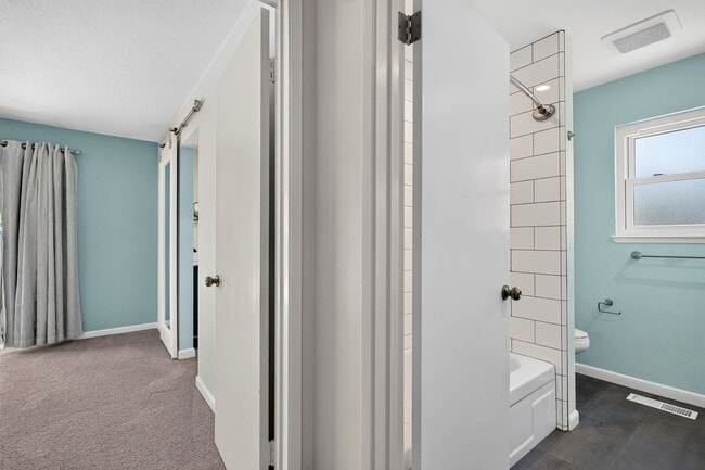 Building Photo - Beautifully Updated Single-Story 4BR Ranch with Designer Finishes & Spacious Fenced Yard!
