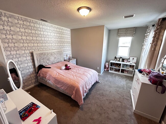 Building Photo - ? Immaculate 4 Bedroom, 3 Bath Home in Sto...