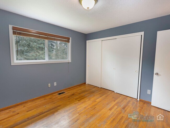 Building Photo - Beautiful 4 Bedroom Home