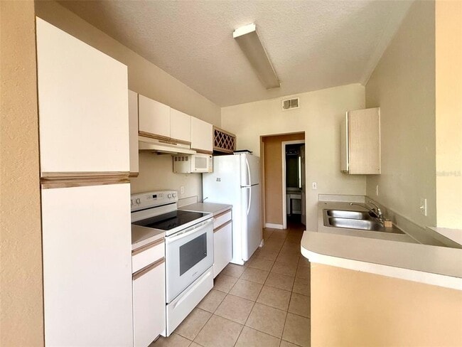 Building Photo - 2668 Robert Trent Jones Dr