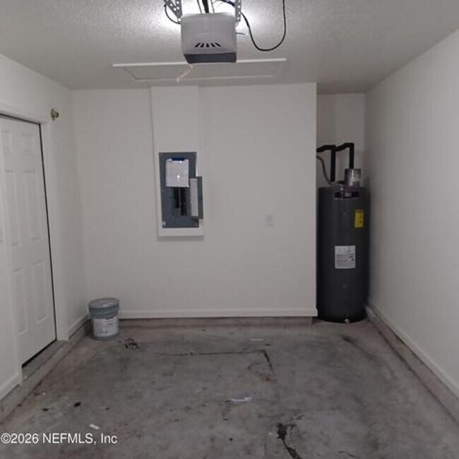 Building Photo - 3 BR 2 BA Home with Small Town Living