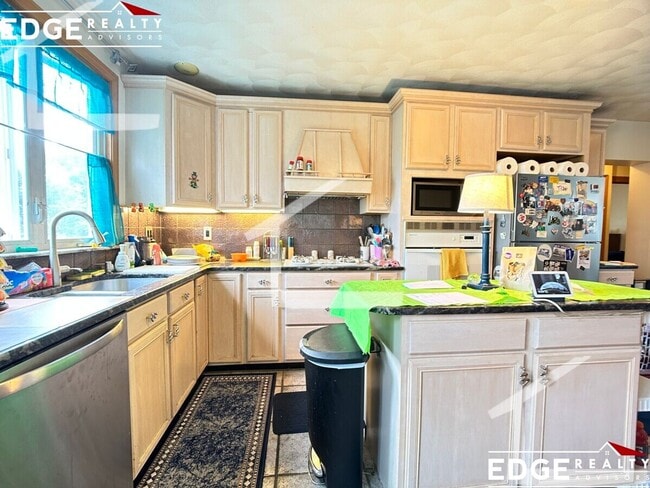 Building Photo - 27 Claymoss Rd #3C Boston MA 02135