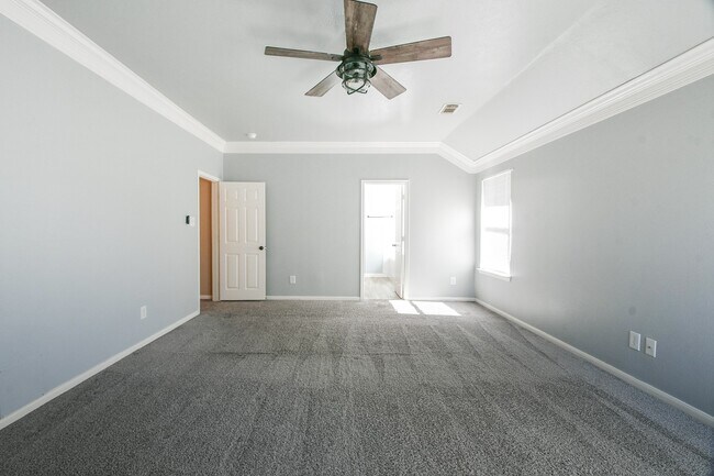 Building Photo - 5410 Linden Grove Ct