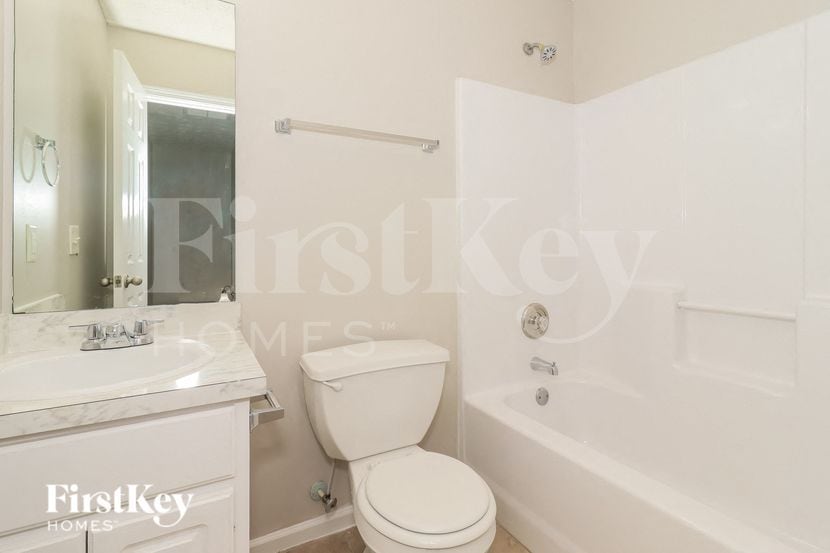 Building Photo - 459 Fernwood Cir