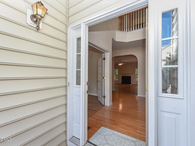 Building Photo - 406 Somersview Dr